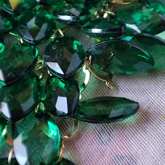 Faceted Transparent Green Acrylic Statement Necklace and Earrings Gold Tone NWOT - Picture 10 of 14